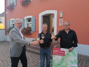 Längste Weinprobe auf dem Tuniberg-Höhenweg bei Freiburg geht in Verlängerung